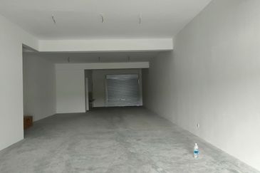 Triana @ Tropicana Amans