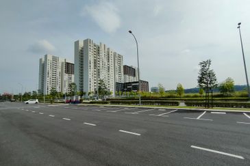 Triana @ Tropicana Amans