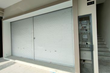 Triana @ Tropicana Amans