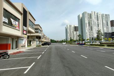 Triana @ Tropicana Amans