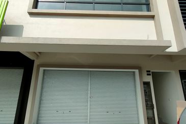 Triana @ Tropicana Amans