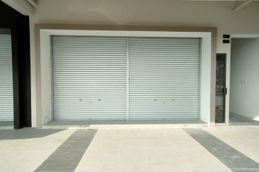 Triana @ Tropicana Amans