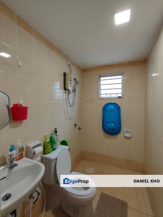 Sunway Suriamas Condominium 2.3 km away from Sunway Pynamid shopping mall , Selangor, Bandar Sunway