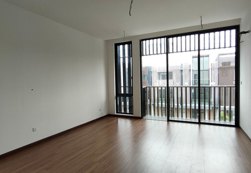 3 storey house Taman Puchong Legenda 