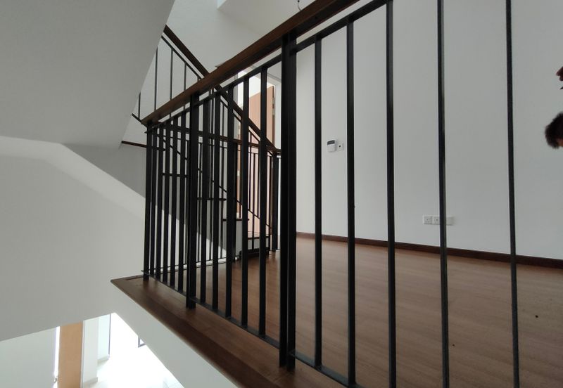 3 storey house Taman Puchong Legenda 