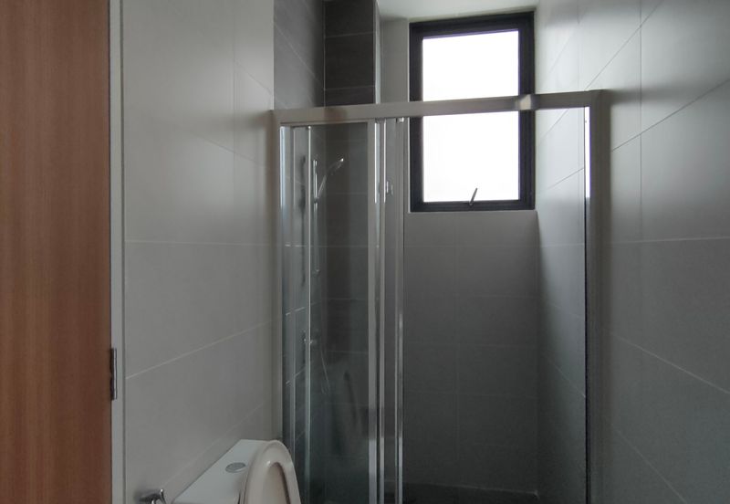 3 storey house Taman Puchong Legenda 