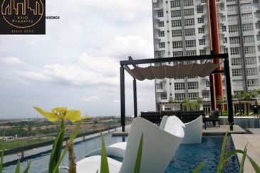 Gravit8 @ Klang South