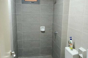 Gravit8 @ Klang South