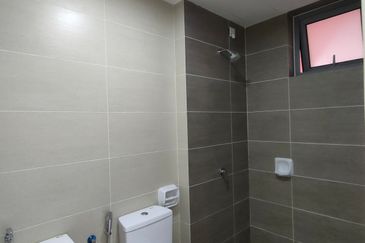 Gravit8 @ Klang South