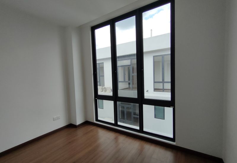 Taman Puchong Legenda