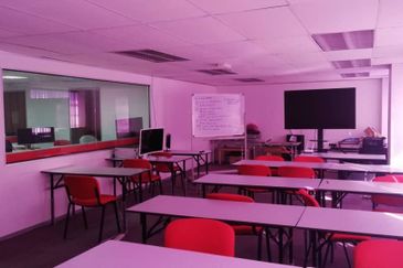 Taipan Business Centre, USJ 10