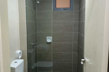 Gravit8 @ Klang South