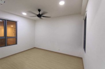 Gravit8 @ Klang South