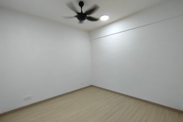 Gravit8 @ Klang South