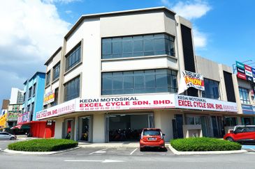 Triana @ Tropicana Amans