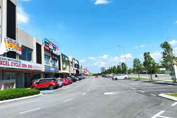 Triana @ Tropicana Amans