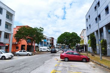 4 storey shop Kota kemuning 