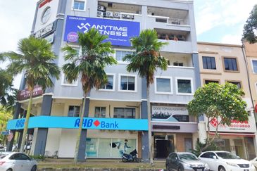 4 storey shop Kota kemuning 