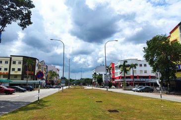 4 storey shop Kota kemuning 