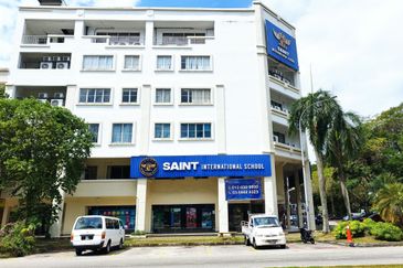 4 storey shop Kota kemuning 