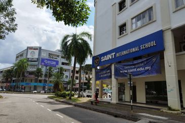 4 storey shop Kota kemuning 