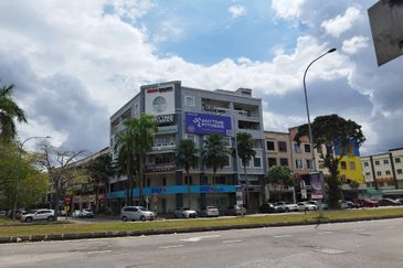 4 storey shop Kota kemuning 