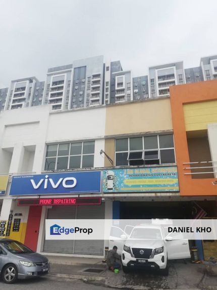 Office Puncak Alam facing main road same road with UOB Bank , Selangor, Bandar Puncak Alam