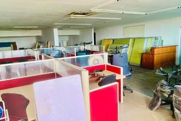 Taipan Business Centre, USJ 10