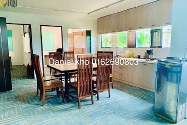 Taipan Business Centre, USJ 10