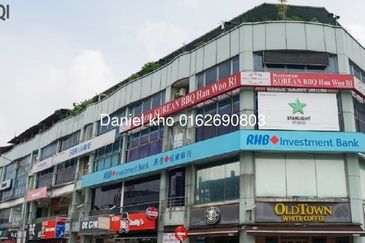 Taipan Business Centre, USJ 10