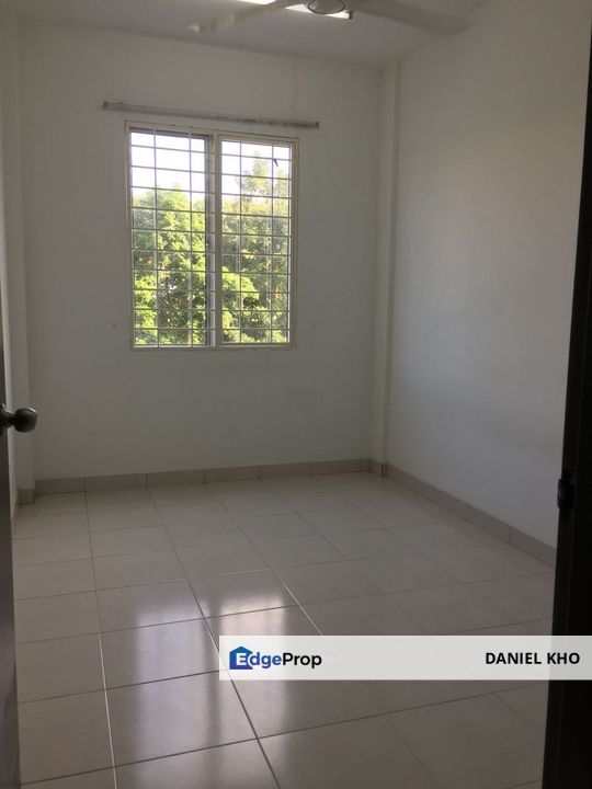 Developing house area with Lrt Station ,Shopping Mall ,School , commercial area , Selangor, Klang