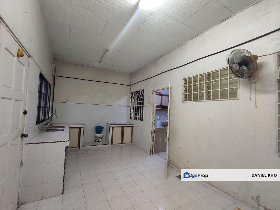 No 14 Renovated 2 storey Taman Bayu Perdana Klang near by Hospital Tengku Ampuan Rahimah, Selangor, Klang