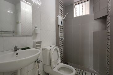 The Zest @ Kinrara 9