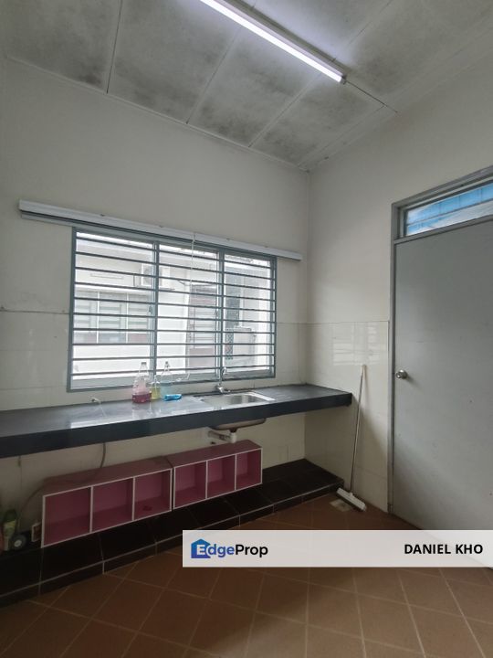 4 bedrooms Renovated kithen table top single storey house , Selangor, Klang