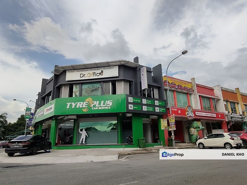 Facing main road ample parking first floor shop , Selangor, Klang