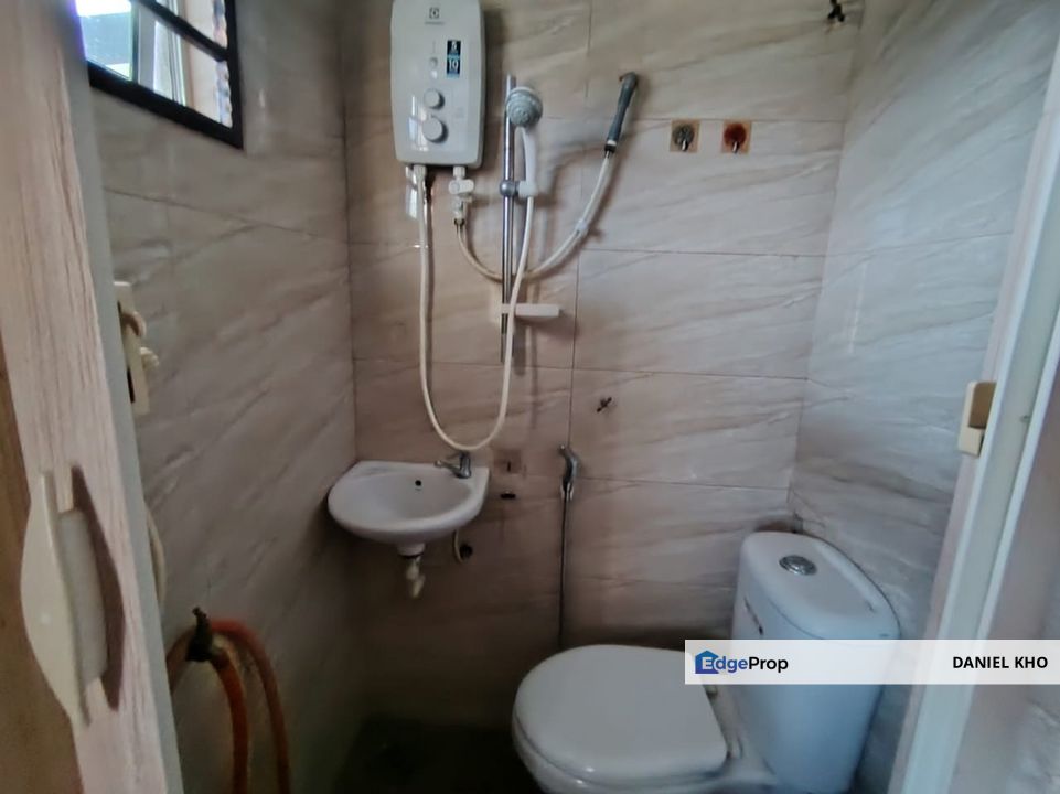 Fully extended  5 bedrooms 5 bathrooms home at SS17 , Selangor, Subang Jaya