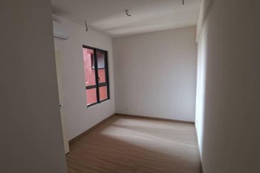 Gravit8 @ Klang South