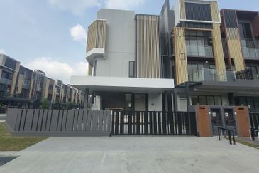 Taman Puchong Legenda