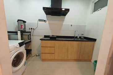 Binjal 8 Condominium near Ilham Tower & Lrt station Ampang Park & Intermark 