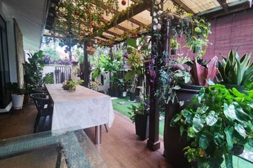 Glenmarie Cove Residence