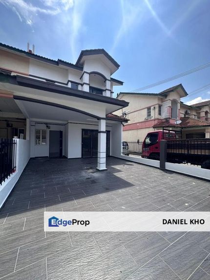 End lot Renovated house near by GM Klang & Lrt station 4 air cond , Selangor, Klang