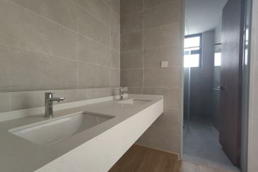 Taman Puchong Legenda