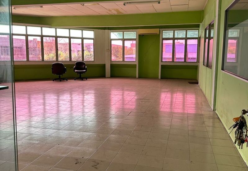 Corner 2 storey link factory near by Econsave Pandamaran Port Klang 