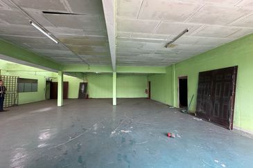 Corner 2 storey link factory near by Econsave Pandamaran Port Klang 