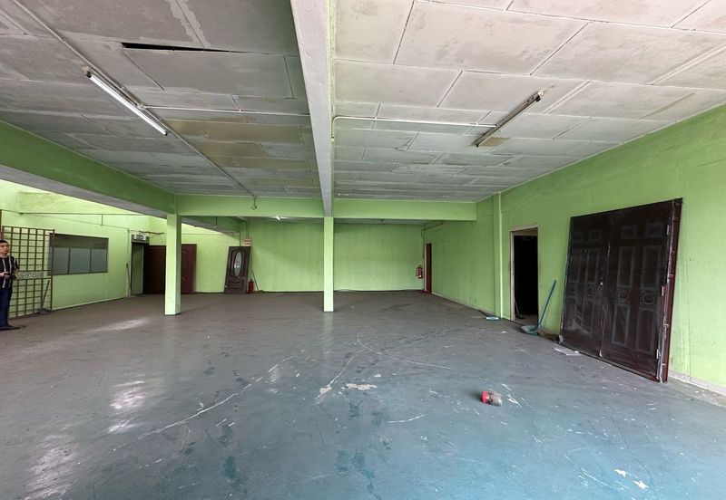 Corner 2 storey link factory near by Econsave Pandamaran Port Klang 