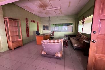 Corner 2 storey link factory near by Econsave Pandamaran Port Klang 