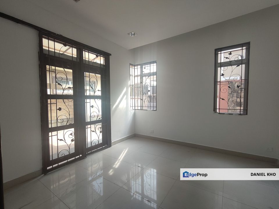 Renovated & new refurbished bungalow house Aman Perdana Klang near by Pin Hwa 2  , Selangor, Klang