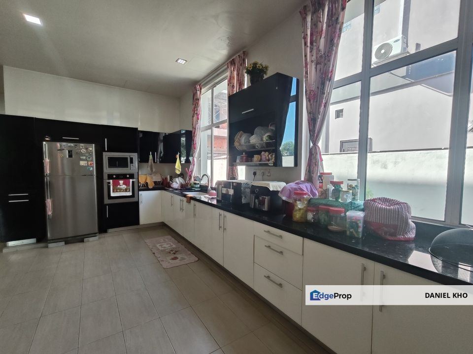 Fully renovated 3 storey bungalow Kota Bayuemas Klang , Selangor, Klang