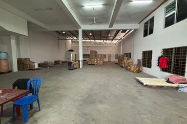 Pandamaran warehouse 