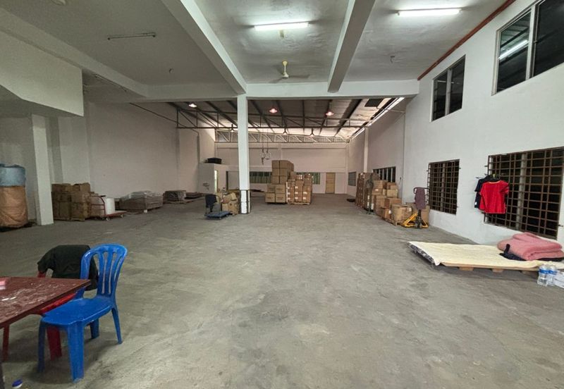 Pandamaran warehouse 